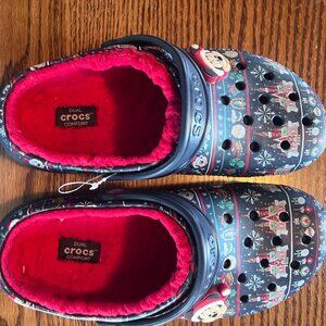 Disney parks / Mickey Mouse lined Christmas Crocs
